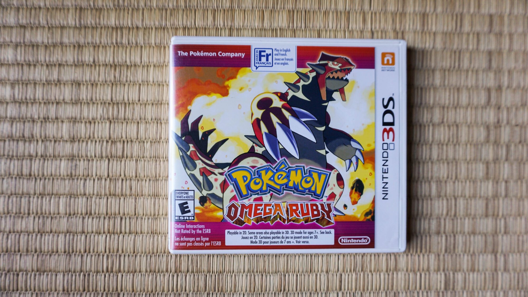 Photo du jeu Pokémon Omega Ruby sur Nintendo 3DS, vue de dessus