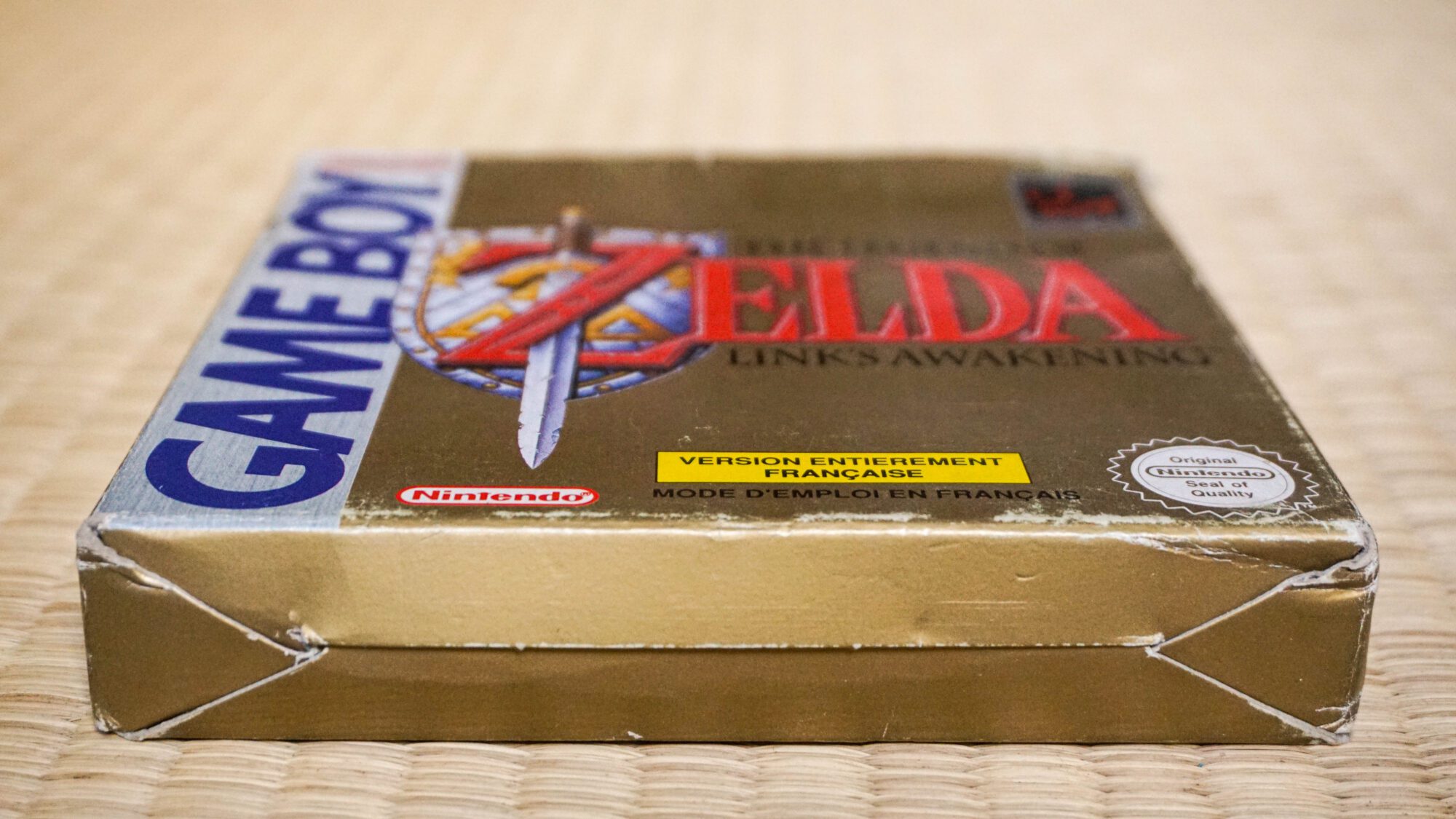 Photo du jeu The Legend of Zelda Link's Awakening sur Game Boy, vue de côté