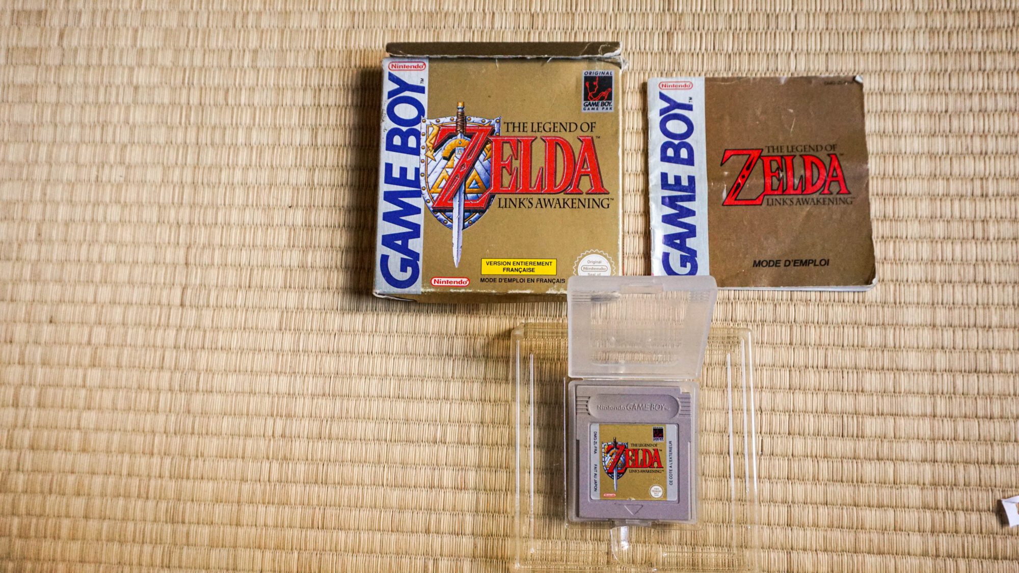 Photo du jeu The Legend of Zelda Link's Awakening sur Game Boy, boîte, jeu et livret