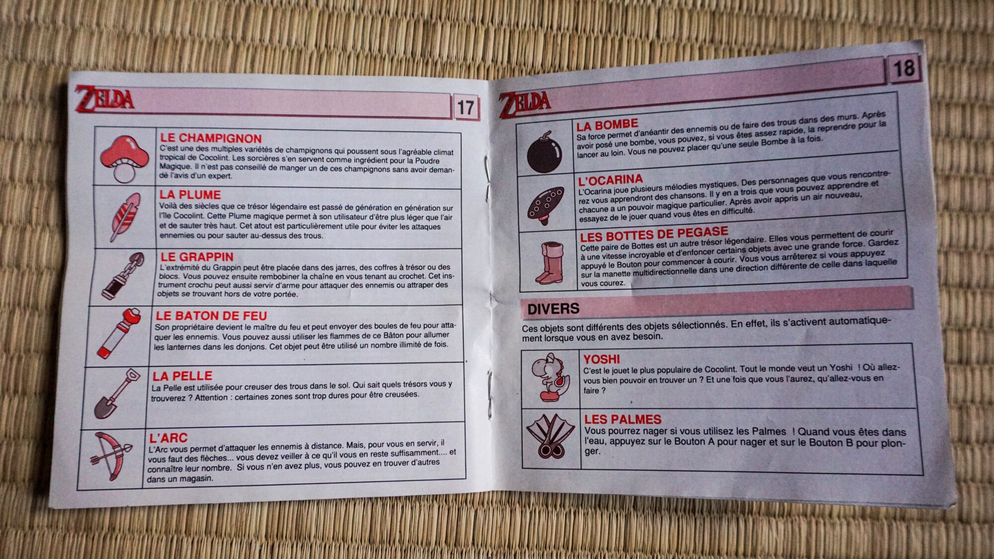 Photo du jeu The Legend of Zelda Link's Awakening sur Game Boy, livret vue des pages intérieures