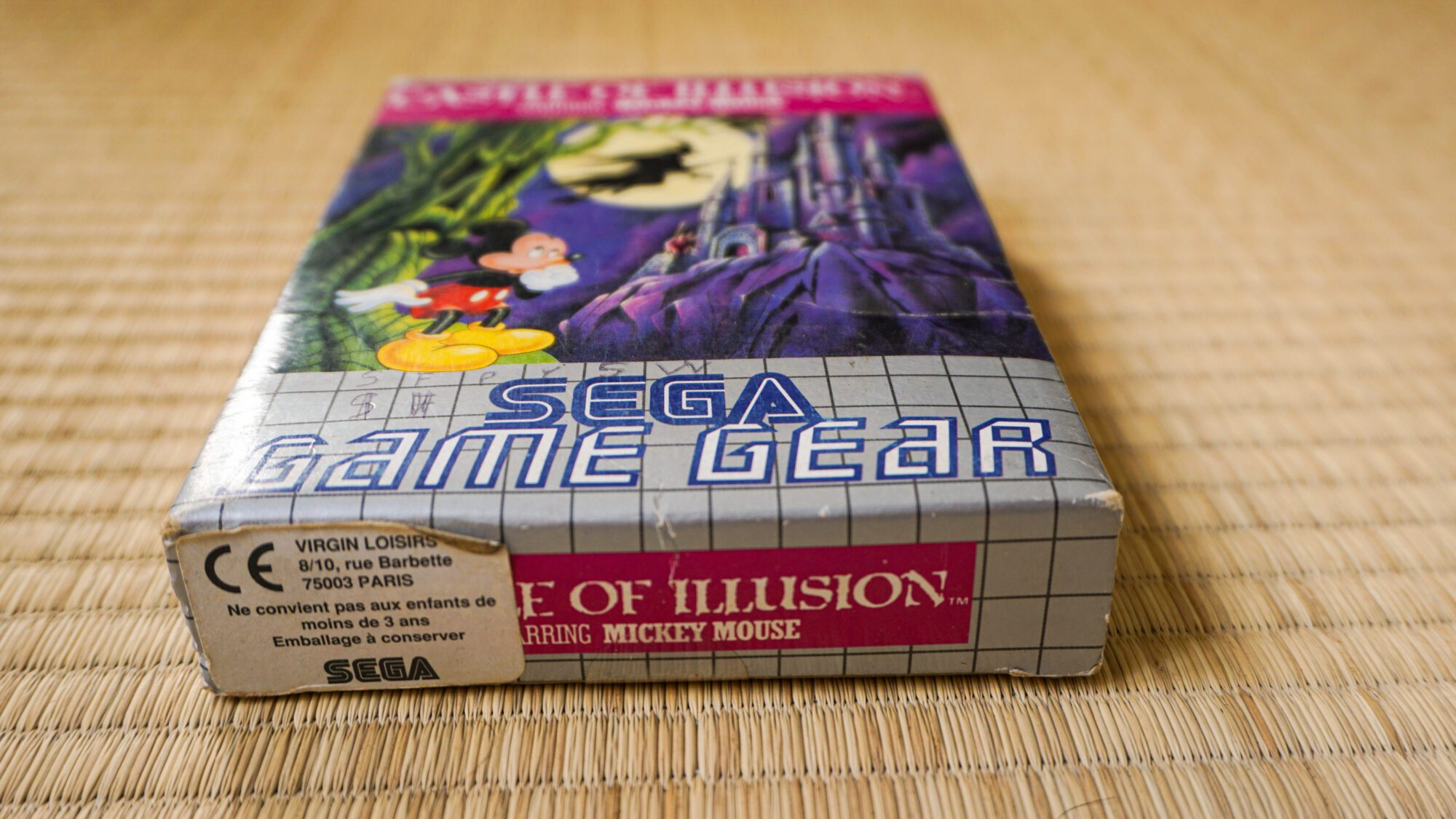 Photo du jeu Castle of Illusion Starring Mickey Mouse sur Game Gear, vue de côté