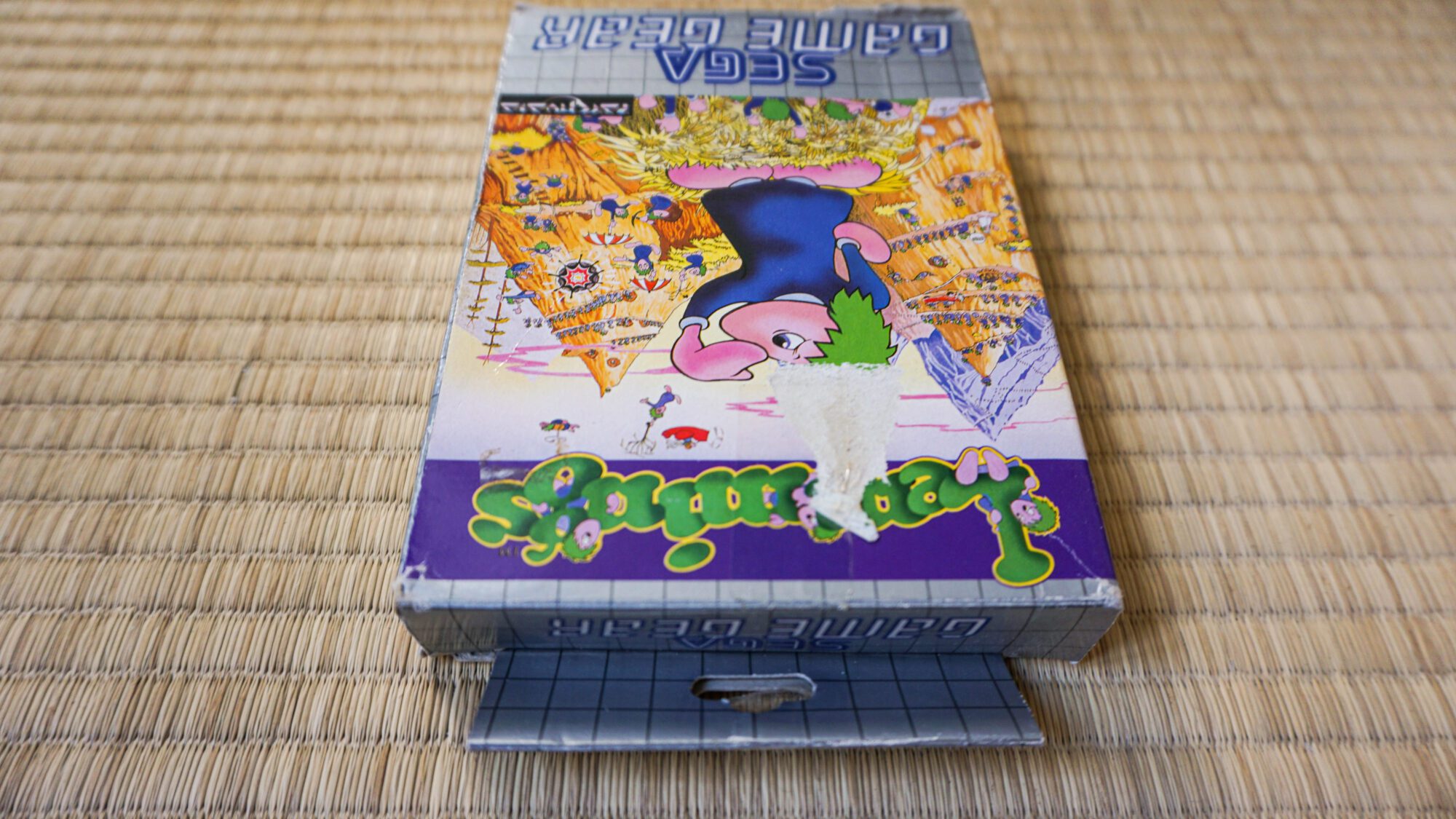 Photo du jeu Lemmings sur Game Gear, vue de côté