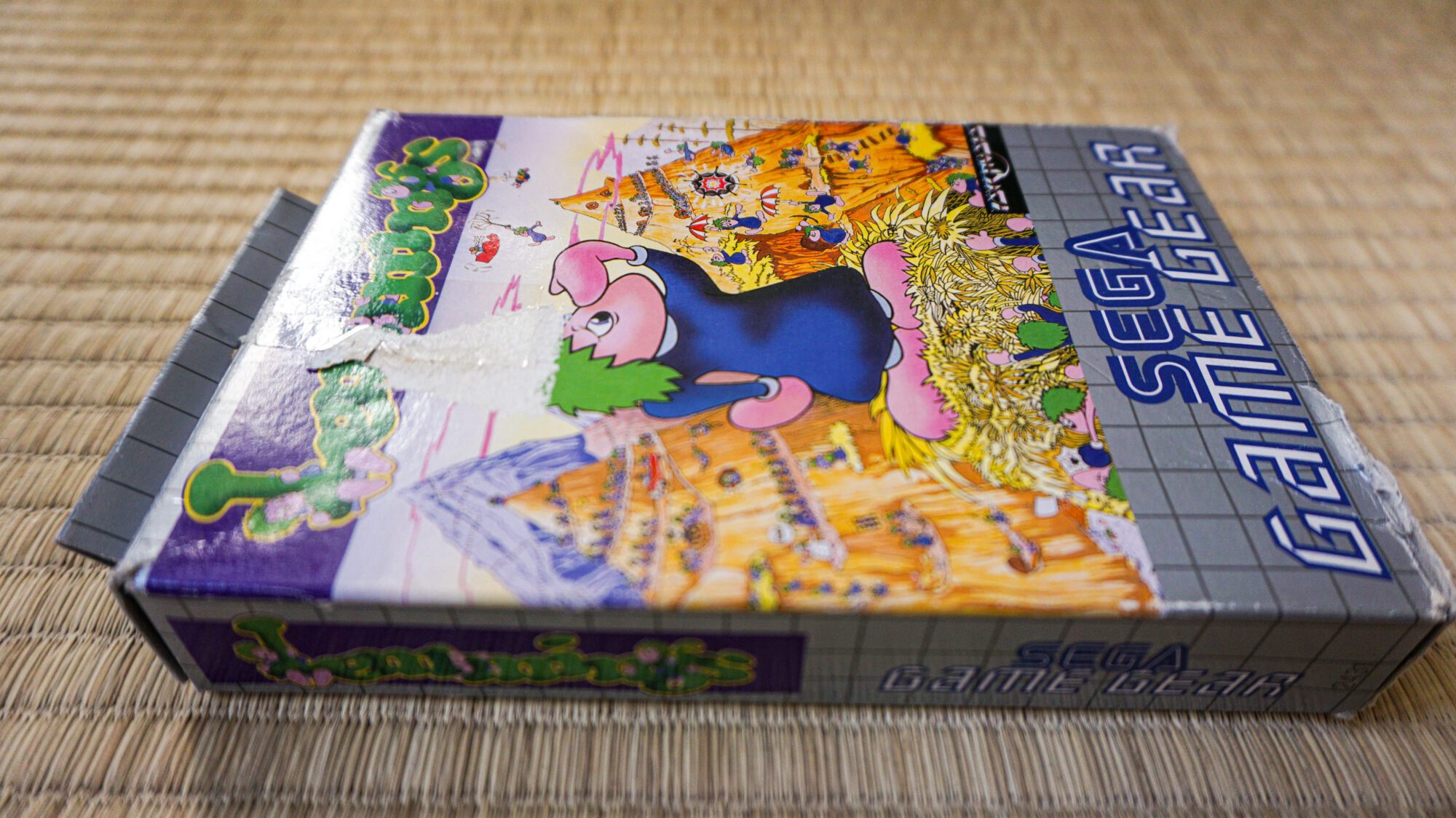 Photo du jeu Lemmings sur Game Gear, vue de côté